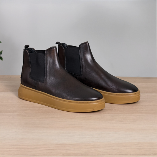 Bota Chelsea con suela perfilada en piel de becerro