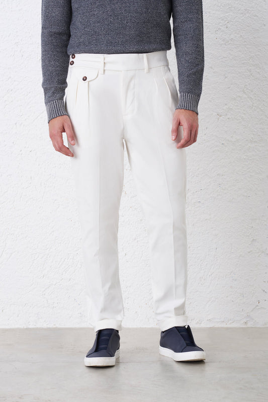 Pantalón Tafarna con doble pinza y bolsillo